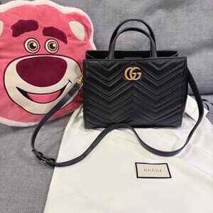 Authentic Gucci GG Marmont leather tote， size medium， NWT